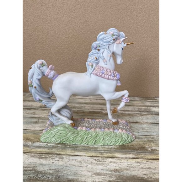 Princeton Gallery Wedding Bells Unicorn 2000 Fine Porcelain Figurine - No Box - Picture 5 of 14